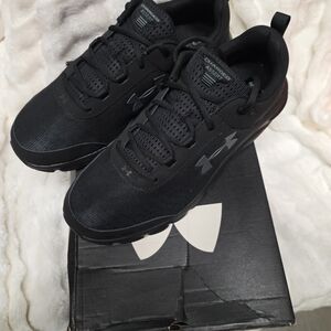 4 E Under Armour Black Men's Cross-Training Athletic Shoes